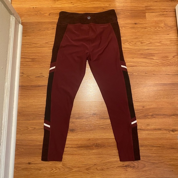 Burgundy Leggings with mesh - Picture 2 of 3